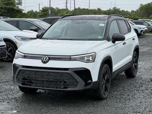 2025 Volkswagen Taos 1.5T SE Black