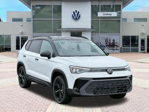2025 Volkswagen Taos 1.5T SE Black