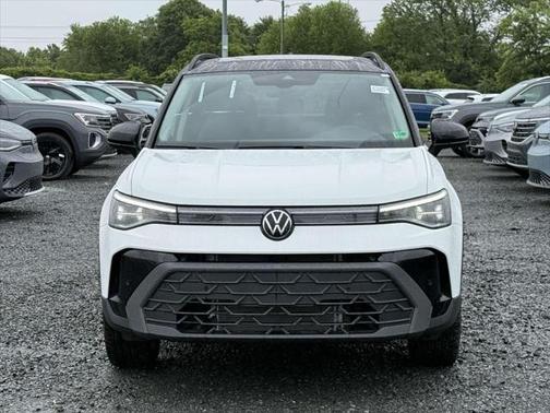 2025 Volkswagen Taos 1.5T SE Black
