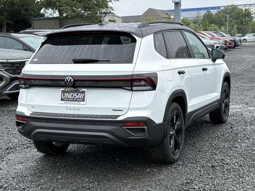 2025 Volkswagen Taos 1.5T SE Black