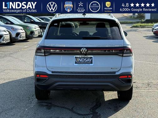 2025 Volkswagen Taos 1.5T SE Black