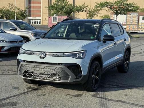 2025 Volkswagen Taos 1.5T SE Black