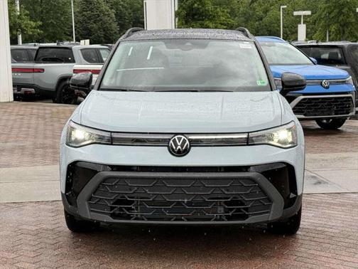2025 Volkswagen Taos 1.5T SE Black