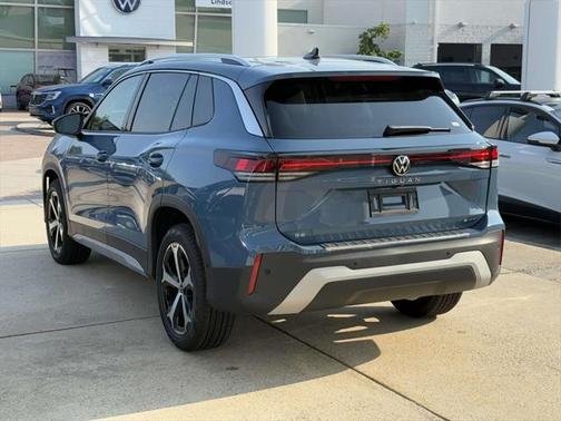 2025 Volkswagen Tiguan 2.0T SE 4MOTION