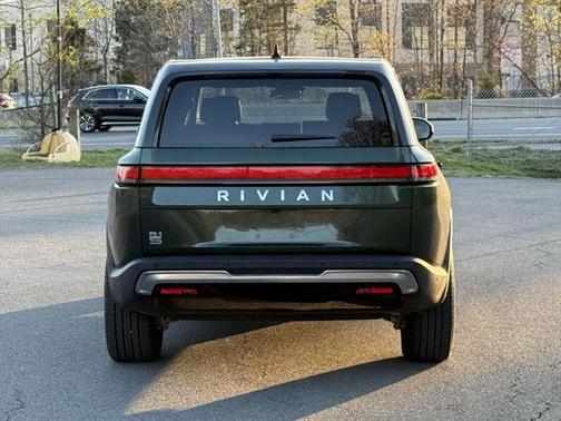 2023 Rivian R1S Adventure