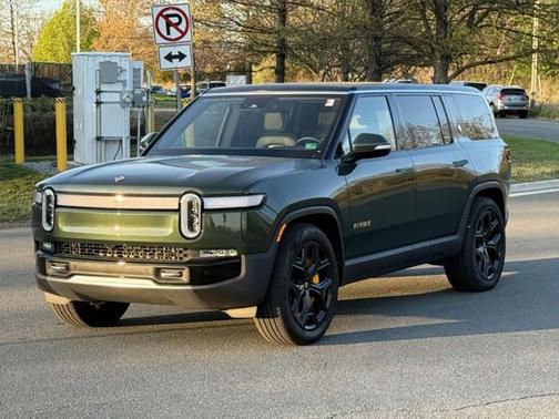2023 Rivian R1S Adventure
