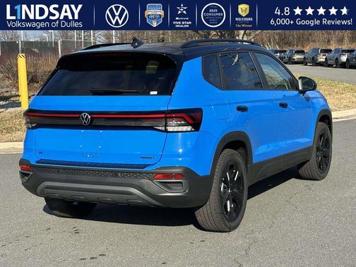 2026 Volkswagen Taos SE Black