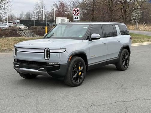 2023 Rivian R1S Adventure
