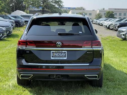 2025 Volkswagen Atlas 2.0T SE w/Technology 4MOTION