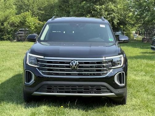 2025 Volkswagen Atlas 2.0T SE w/Technology 4MOTION
