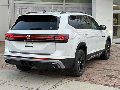 2025 Volkswagen Atlas 2.0T Peak Edition
