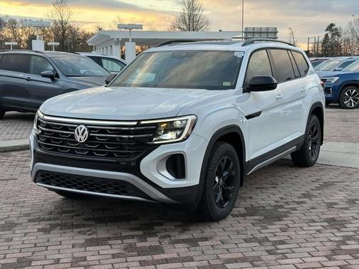 2025 Volkswagen Atlas 2.0T Peak Edition