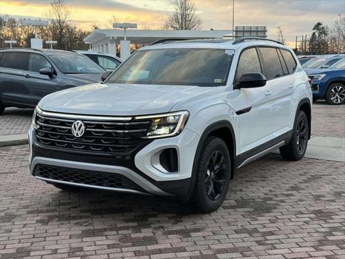 2025 Volkswagen Atlas 2.0T Peak Edition
