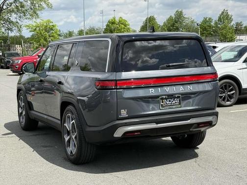 2023 Rivian R1S Adventure