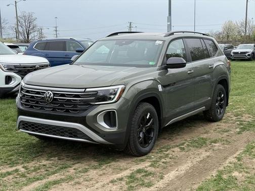 2025 Volkswagen Atlas 2.0T Peak Edition