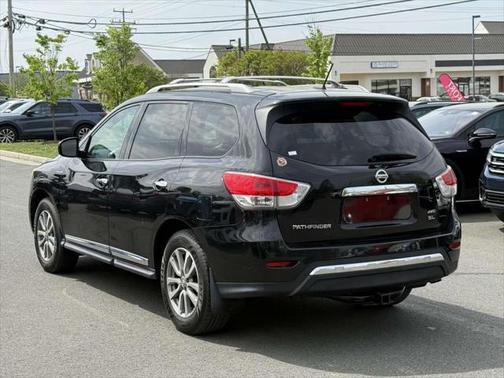 2016 Nissan Pathfinder SL