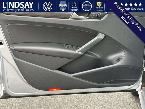 2018 Volkswagen Passat 2.0T SEL Premium