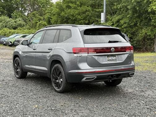 2025 Volkswagen Atlas 2.0T SE w/Technology 4MOTION