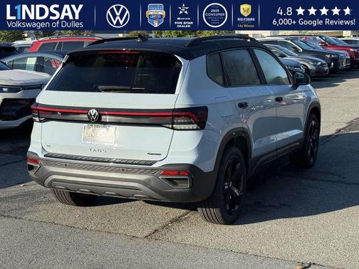 2025 Volkswagen Taos 1.5T SE Black