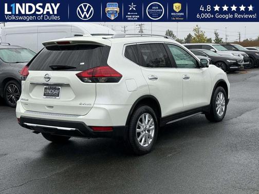 2017 Nissan Rogue SV