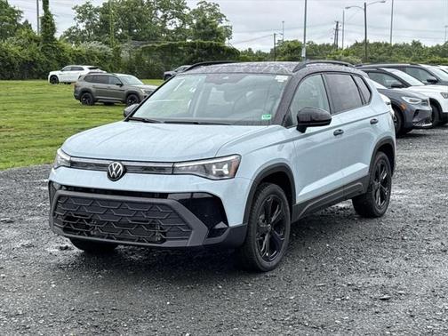 2025 Volkswagen Taos 1.5T SE Black