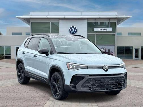 2025 Volkswagen Taos 1.5T SE Black