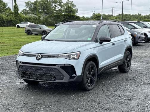 2025 Volkswagen Taos 1.5T SE Black