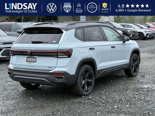 2025 Volkswagen Taos 1.5T SE Black