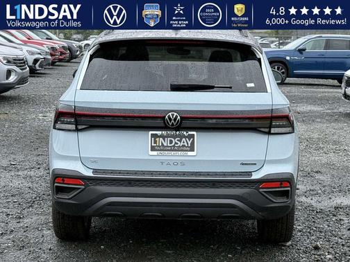 2025 Volkswagen Taos 1.5T SE Black