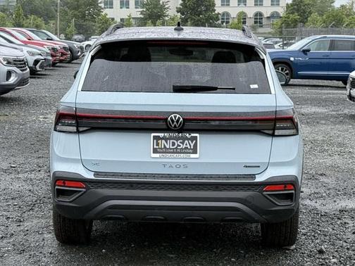 2025 Volkswagen Taos 1.5T SE Black