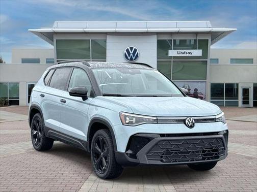 2025 Volkswagen Taos 1.5T SE Black