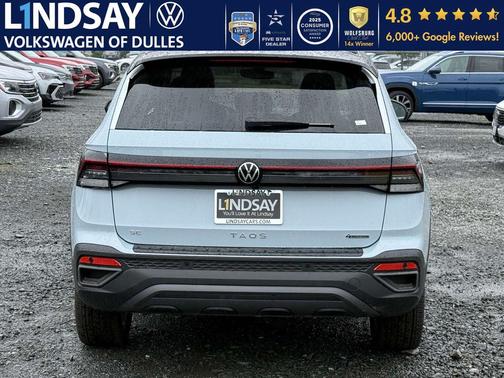 2025 Volkswagen Taos 1.5T SE Black