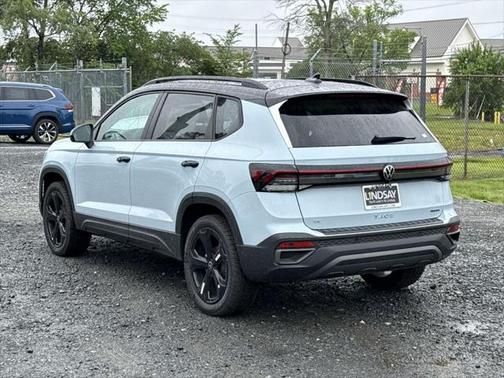 2025 Volkswagen Taos 1.5T SE Black