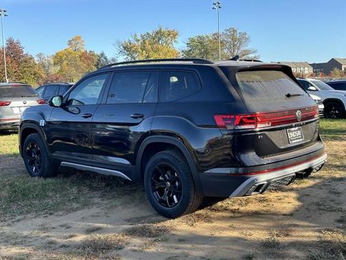 2025 Volkswagen Atlas 2.0T Peak Edition
