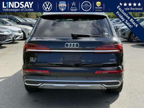2023 Audi Q7 45 Premium Plus