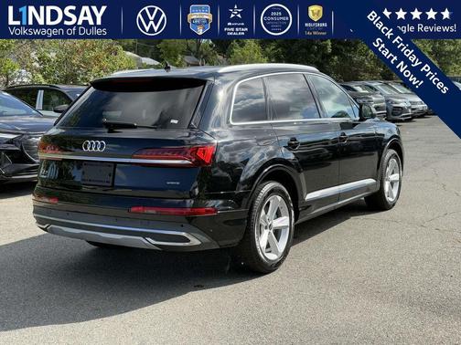 2023 Audi Q7 45 Premium Plus