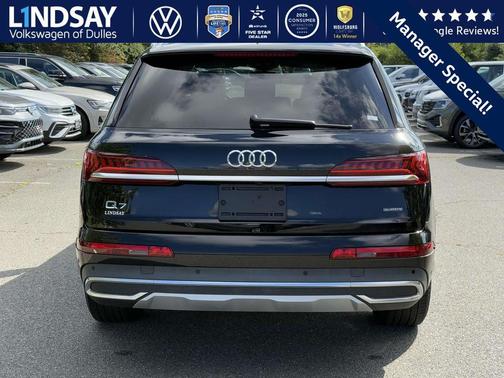 2023 Audi Q7 45 Premium Plus