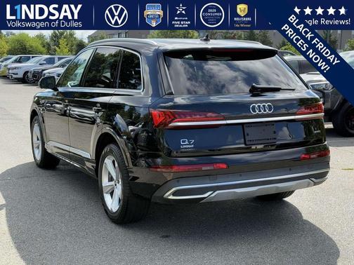 2023 Audi Q7 45 Premium Plus