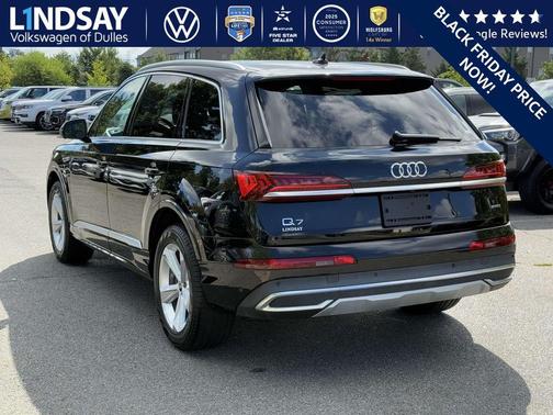 2023 Audi Q7 45 Premium Plus