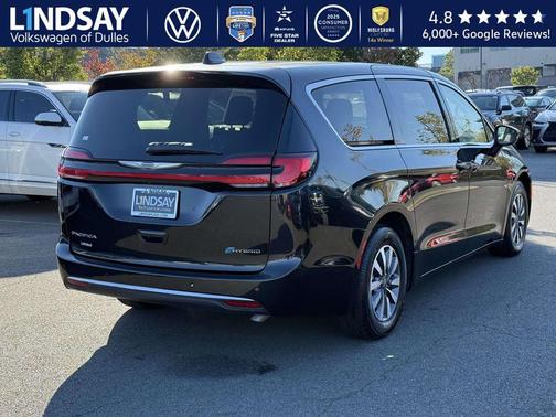 2023 Chrysler Pacifica Hybrid Touring L