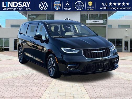 2023 Chrysler Pacifica Hybrid Touring L