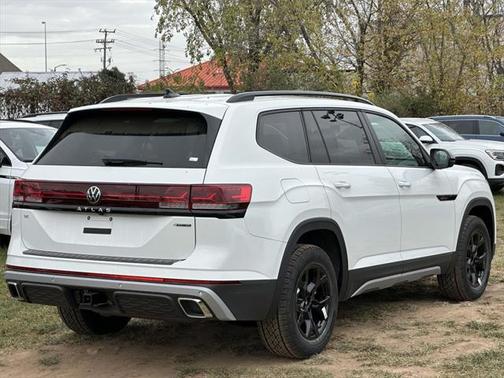 2025 Volkswagen Atlas 2.0T Peak Edition