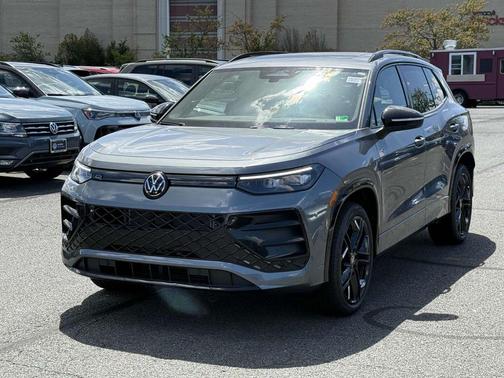 2025 Volkswagen Tiguan 2.0T SE R-Line Black 4MOTION
