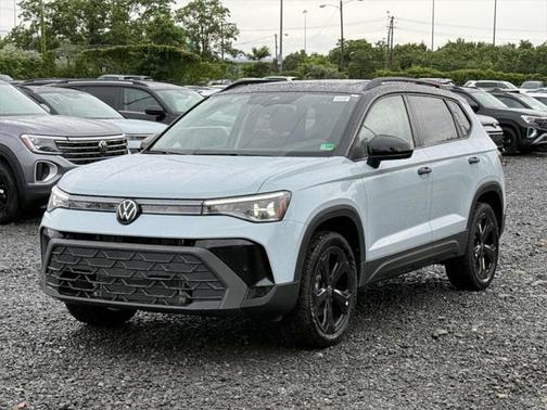2025 Volkswagen Taos 1.5T SE Black