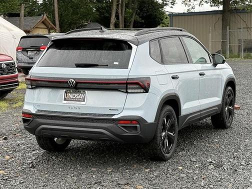 2025 Volkswagen Taos 1.5T SE Black