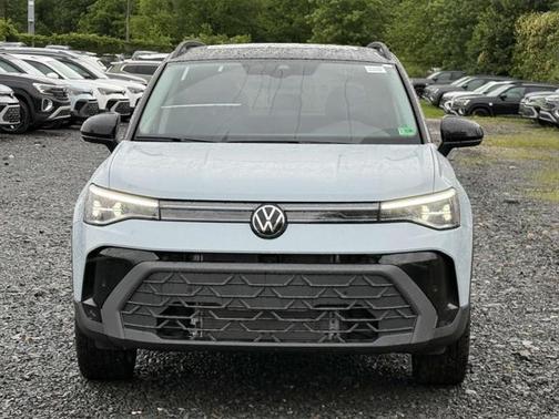 2025 Volkswagen Taos 1.5T SE Black