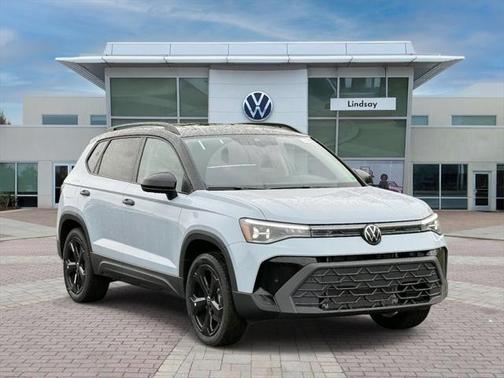2025 Volkswagen Taos 1.5T SE Black
