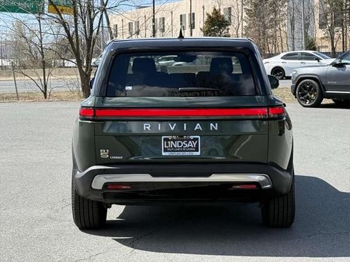 2023 Rivian R1S Adventure