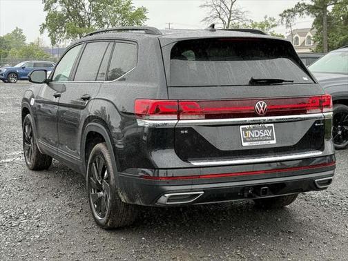 2025 Volkswagen Atlas 2.0T SE w/Technology 4MOTION