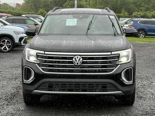 2025 Volkswagen Atlas 2.0T SE w/Technology 4MOTION